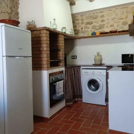 Holiday home Ca La Llum Tivissa